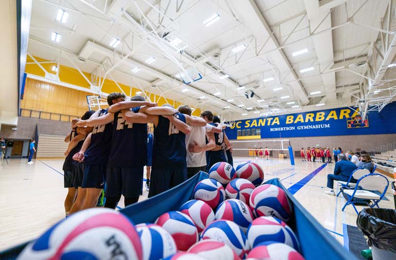 Men's Volleyball Photo 4